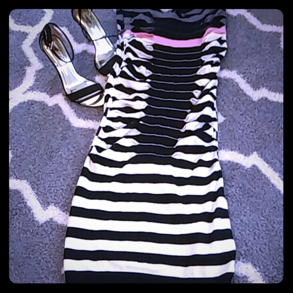 Adorable cotton Ted Baker scrunch dress.